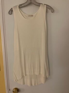 Ronen Chen Cream Sleeveless Pleated-Hem Tank